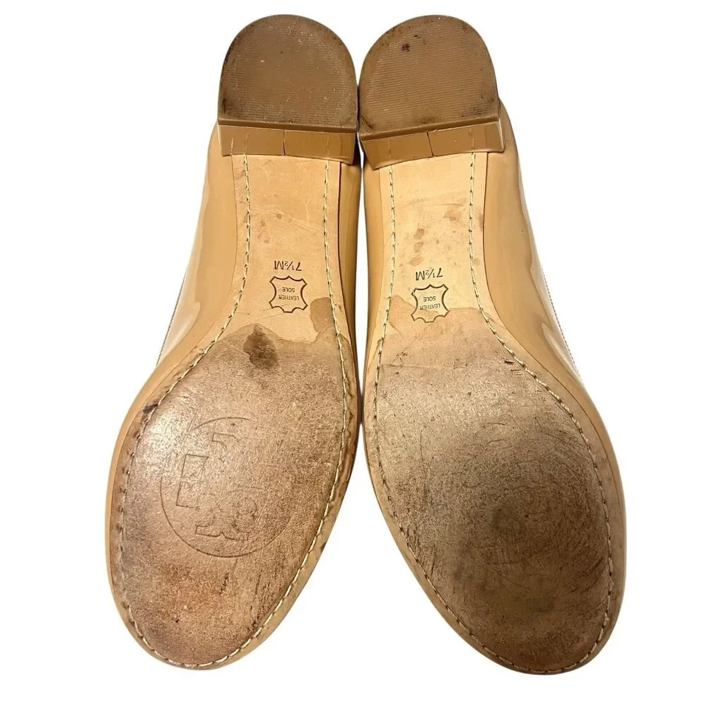 Tory Burch Chelsea Camellia Pump Tan Nude Patent Leather Low Heel Logo Size 7.5